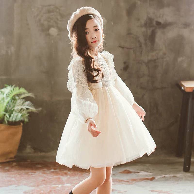 Detail of the bodice on the Marktox girls' long-sleeve lace dress