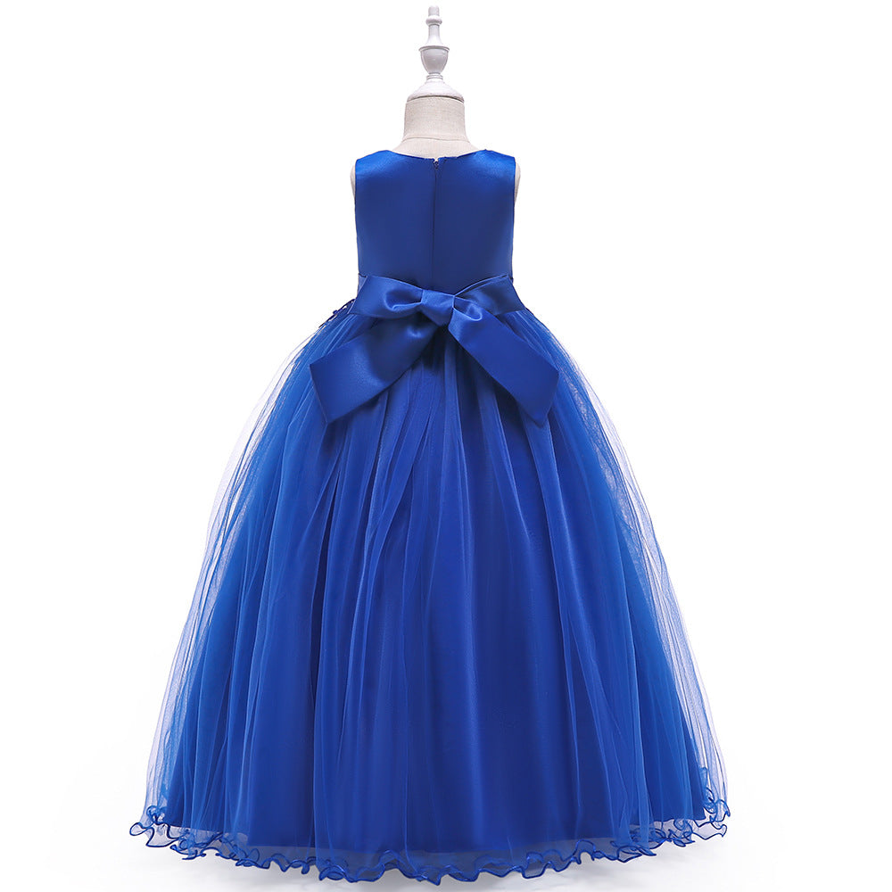 Detail of the skirt and hem on the Marktox girls' sleeveless pleated gown