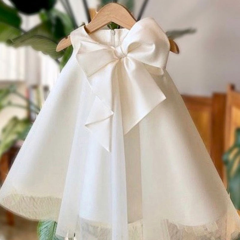 Detail of the bodice on the Marktox girls' big bow party dress