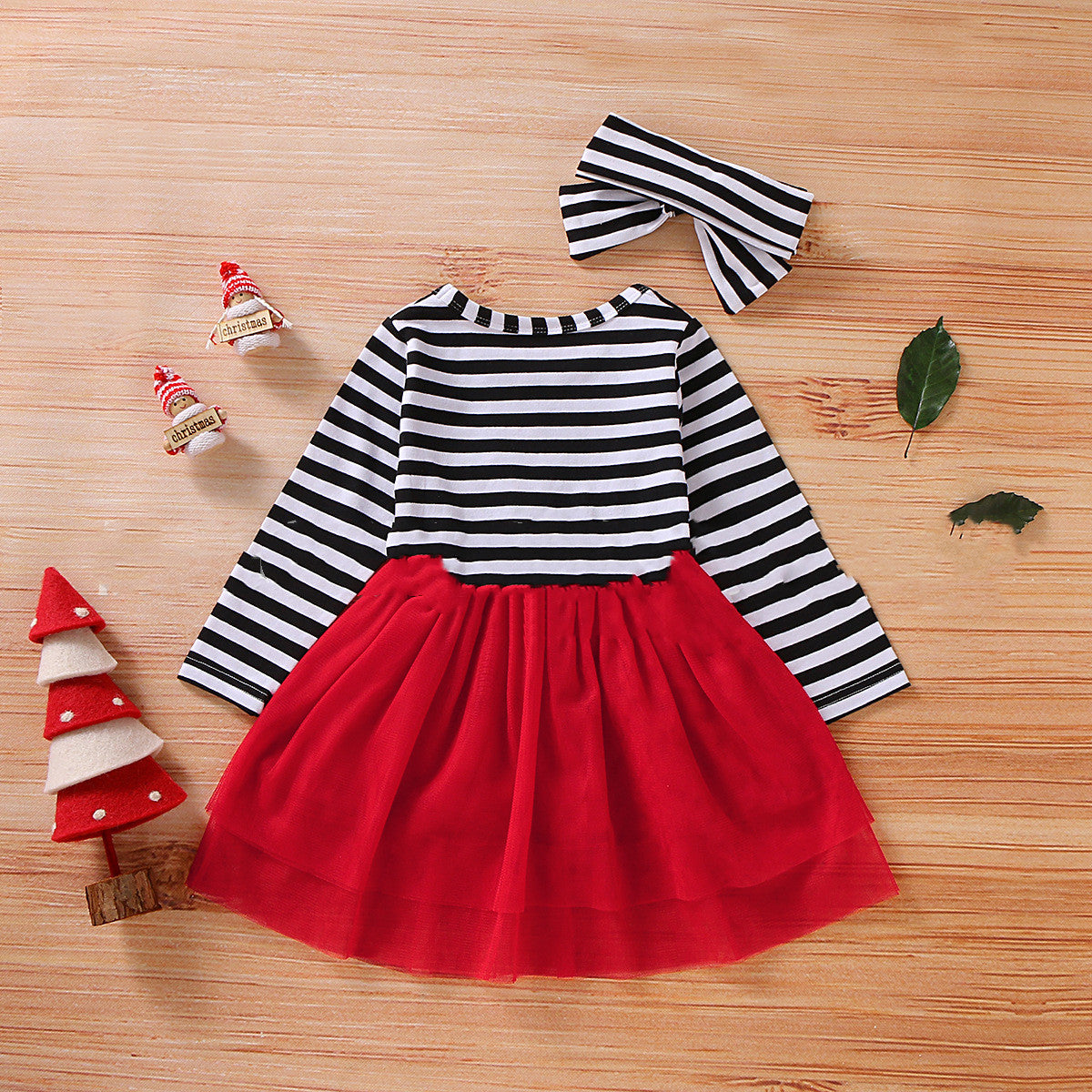 Red A-line Christmas dress for girls with long sleeves and a gathered mesh skirt